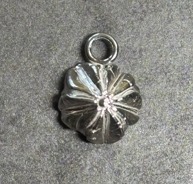 Concho Charm - Arete Adorned