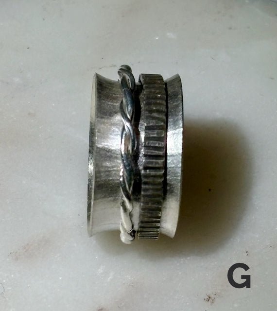 Fully Present Spinning Ring - Arete Adorned