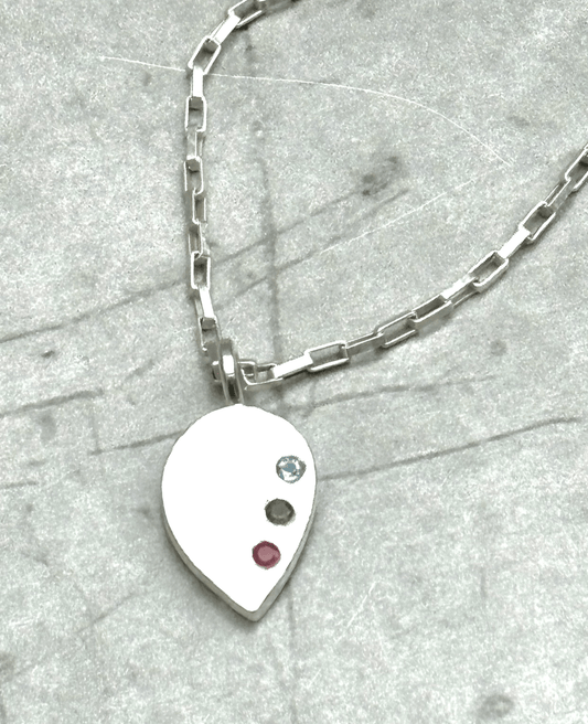 Mother's Medallion Pendant - Arete Adorned